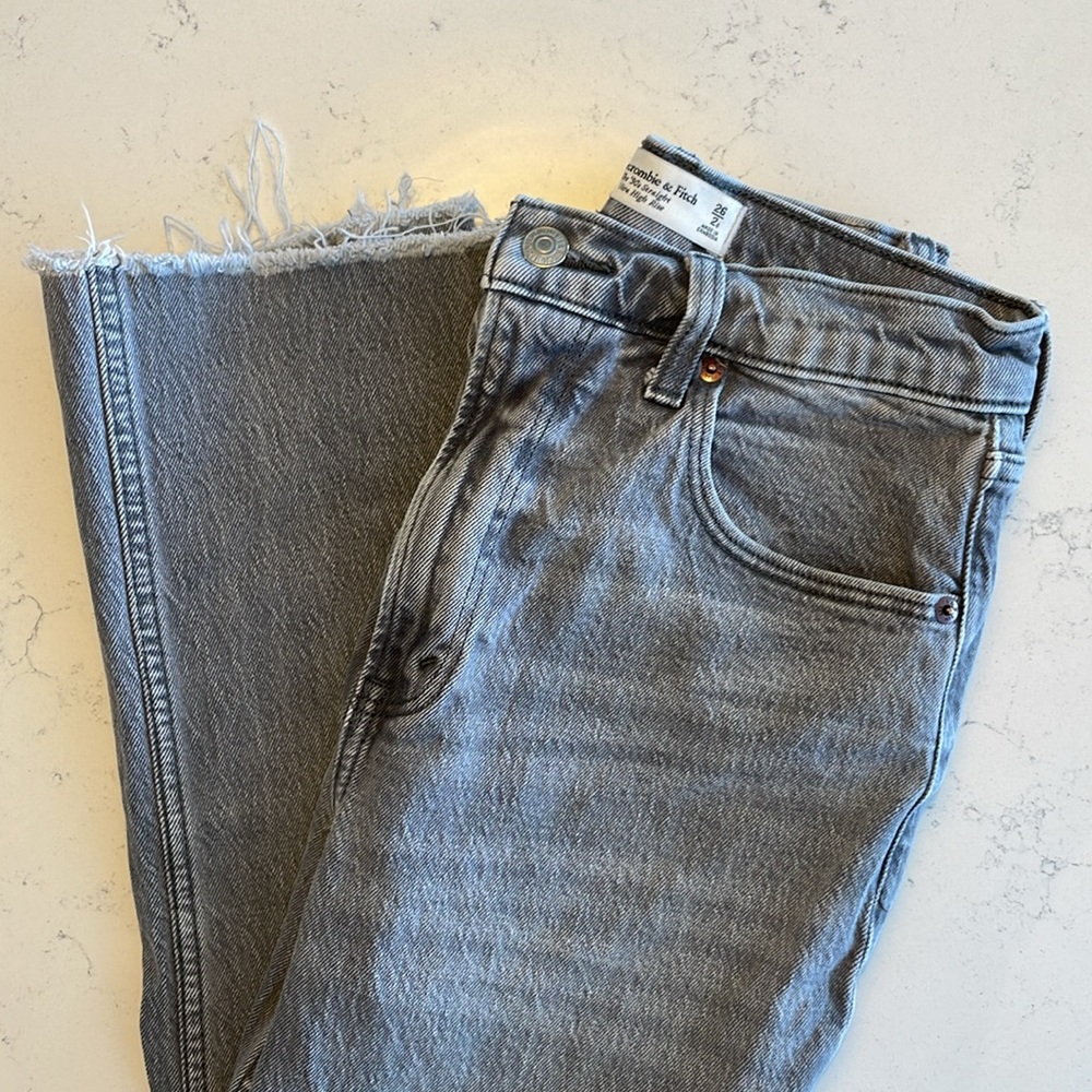 Abercrombie & Fitch The ‘90s Straight Ultra High Rise Jeans